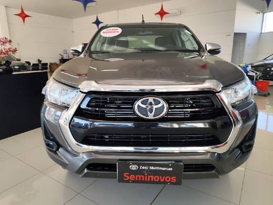 TOYOTA HILUX 2.8 D-4D TURBO DIESEL CD SRV 4X4 AUTOMÁTICO TOYOTA HILUX 2.8 D-4D TURBO DIESEL CD SRV 4X4 AUTOMÁTICO
